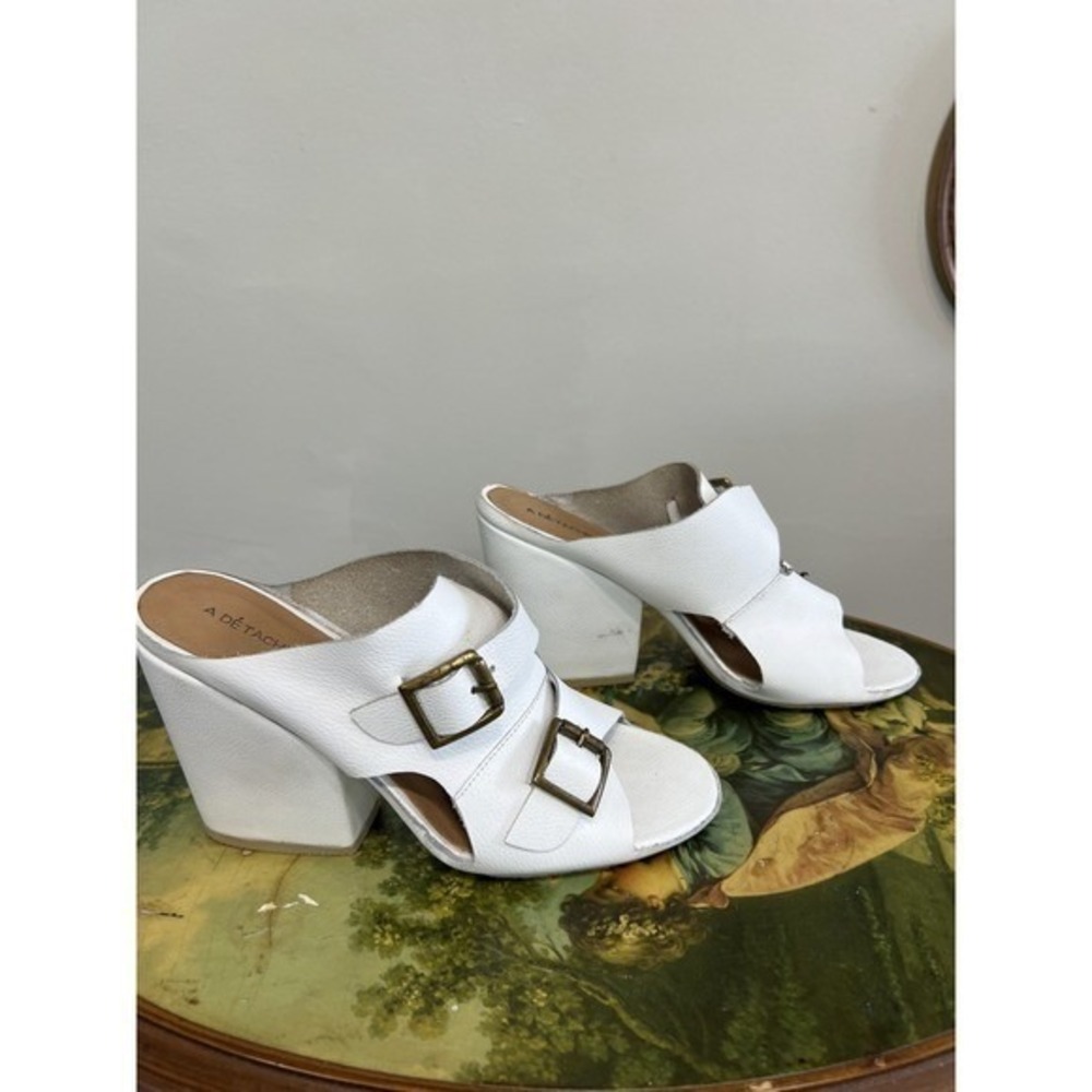 A Détacher White Pebbled Leather Double Buckle Mule Block Heels Size 7
